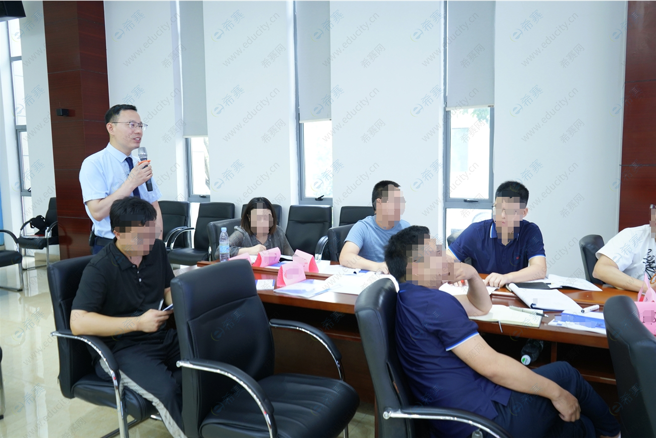 湖南某有限公司项目管理内训图